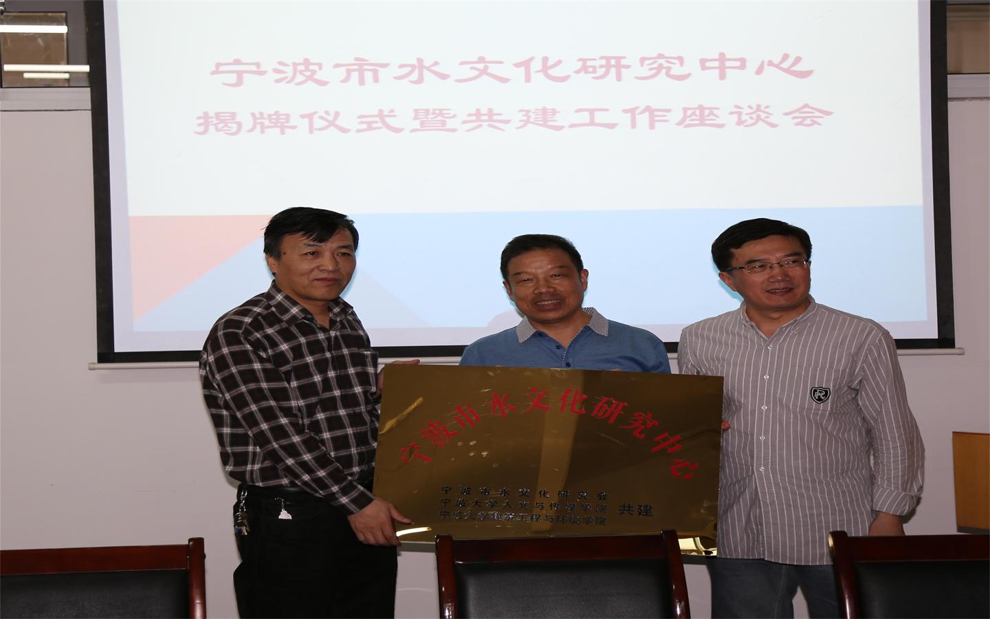 //zuidadianjing.com/images/17/03/24/4uw9je8hp7/2015051504123029.jpg